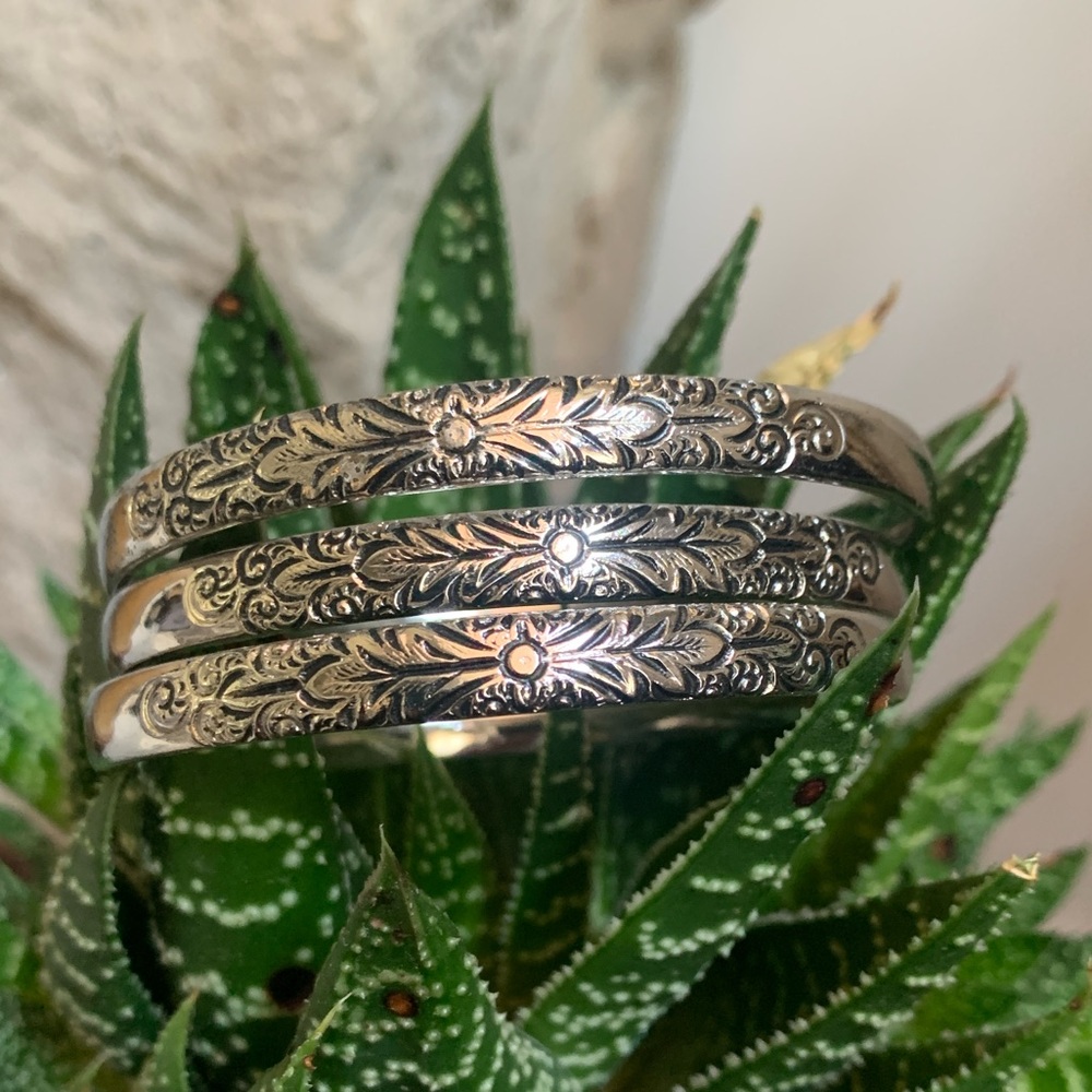Set of 3 Vintage Silvertone Whiting & Davis Bangle Bracelets floral leaf pattern